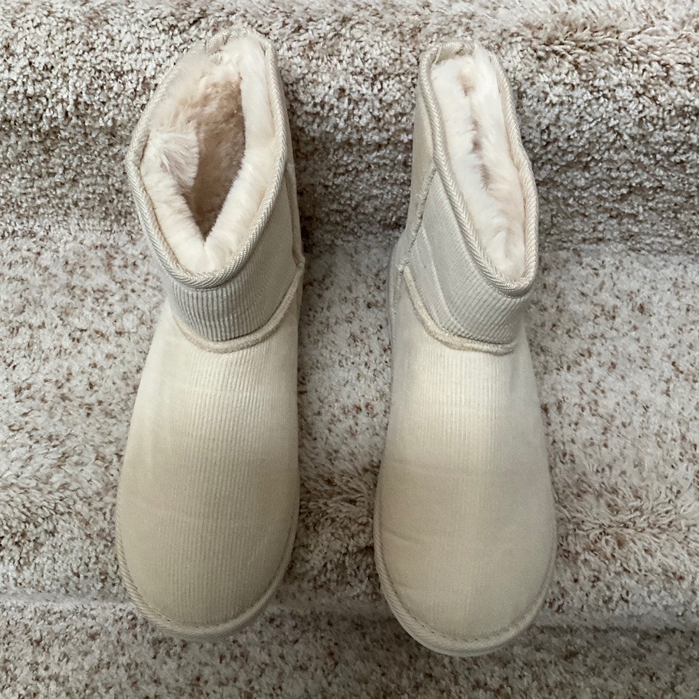 Cozy Cream Women's Boots